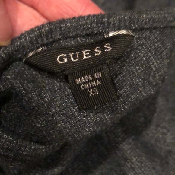 Adorable Guess t shirt - Picture 4 of 4